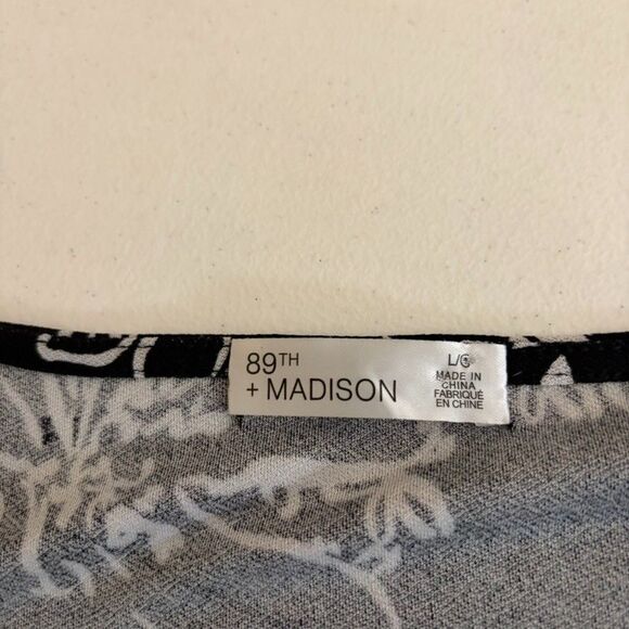 89th + Madison Blouse Women's Large Black Short Sleeve Square Neck Sheer Top - Picture 6 of 8